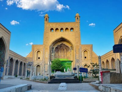 فرزانه ی عشق و عرفان